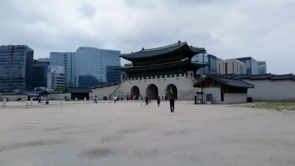 The impressive Gyeongbokgung Palace is the perfect start to your 2 days in Seoul itinerary. 