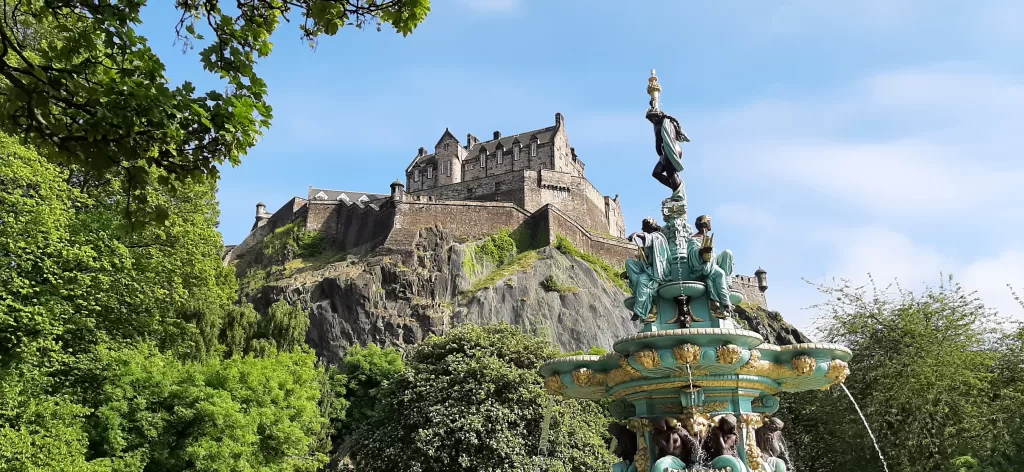 London vs Edinburgh: Which city is better to visit and why?