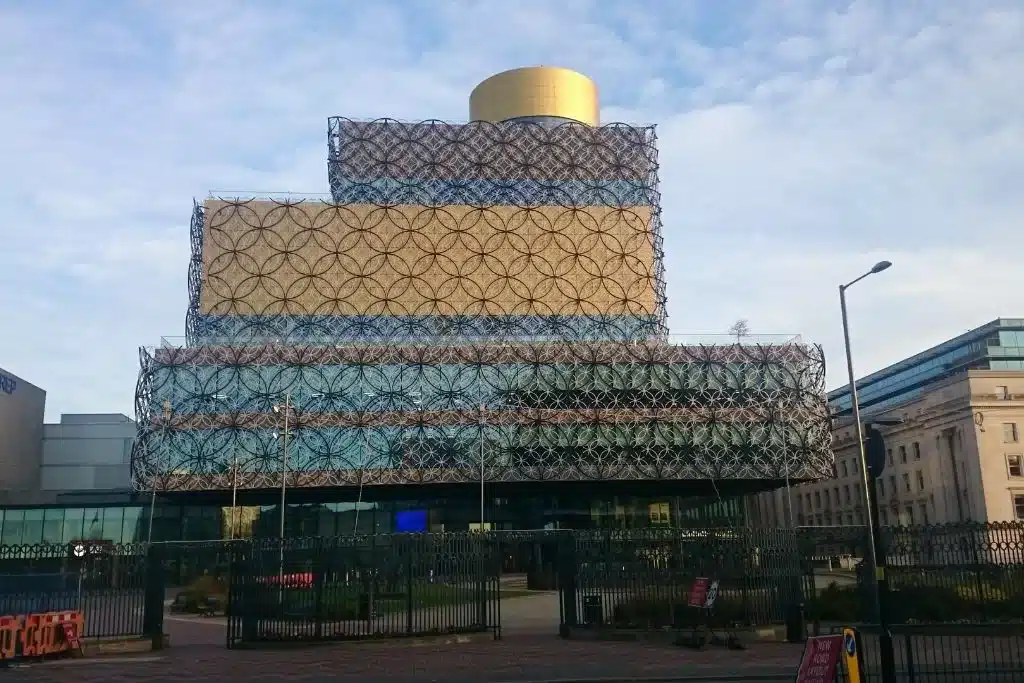 The amazing architecture of the Library of Birmingham. 